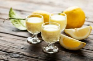 minuman eropa dari lemon: limoncello