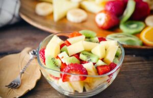 rekomendasi makanan buka puasa - salad buah